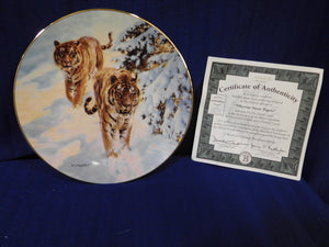 Sovereigns of the World Siberian Snow Tigers by Donald Grant The Bradford Exchange